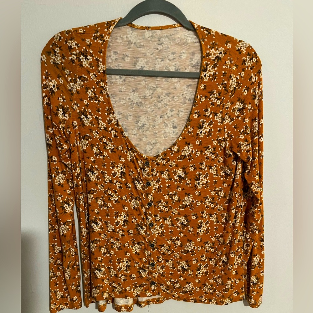 American Eagle Soft & Sexy Floral Print Shirt